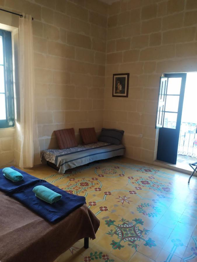 Farmhouse Tal Kaptan Kerċem Екстериор снимка