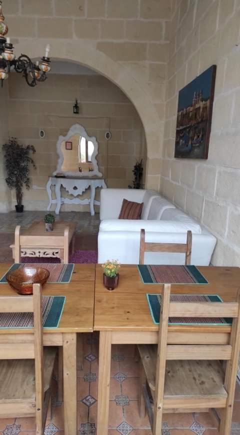 Farmhouse Tal Kaptan Kerċem Екстериор снимка