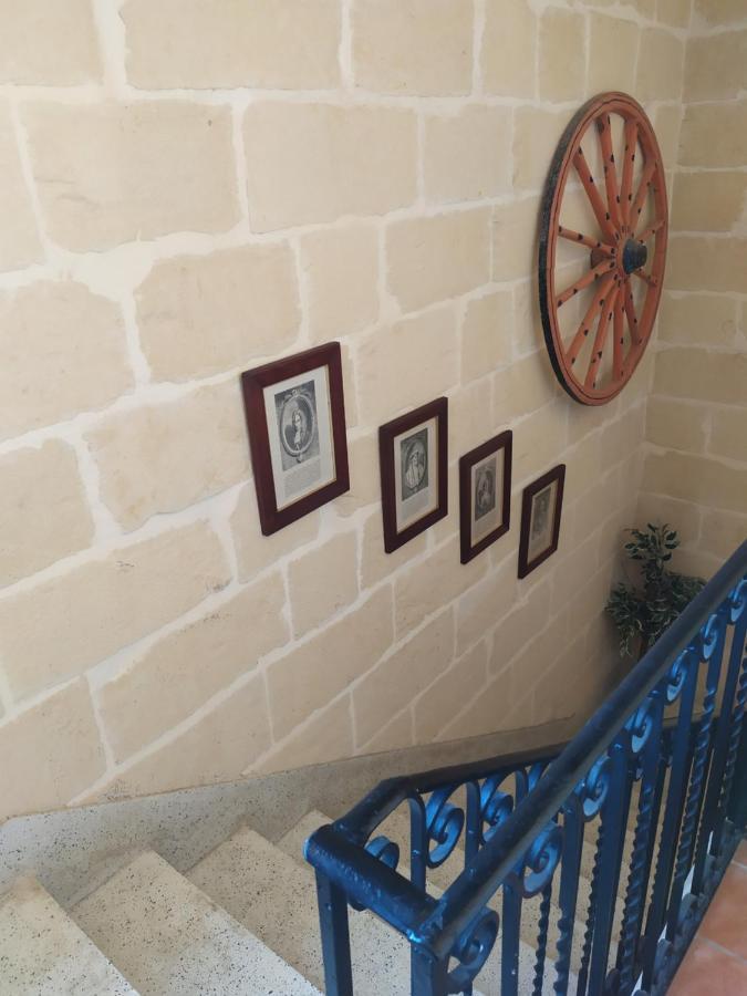 Farmhouse Tal Kaptan Kerċem Екстериор снимка